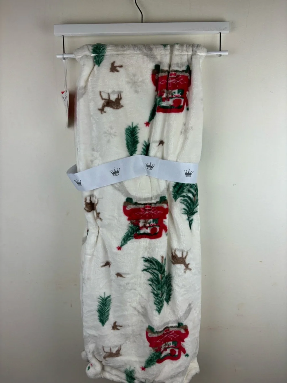 Hallmark Luxurious Soft Plush Throw-Red Trick Holiday Christmas-NWT